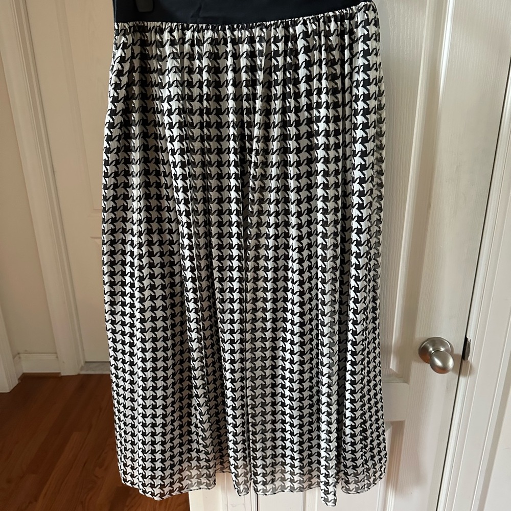 Talbots Black and White Pleated houndstooth sheer chiffon long Skirt